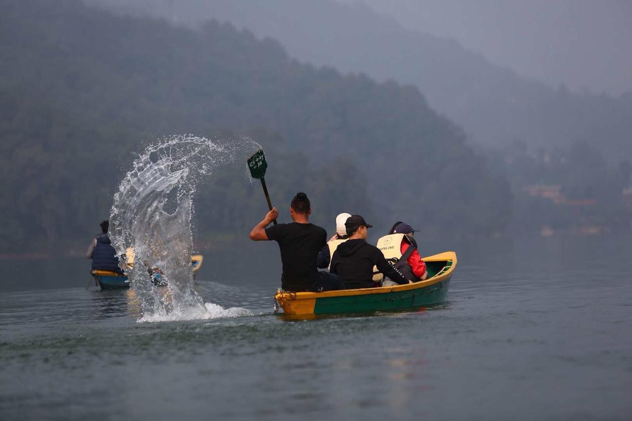 Giri Guest House Pokhara Dış mekan fotoğraf