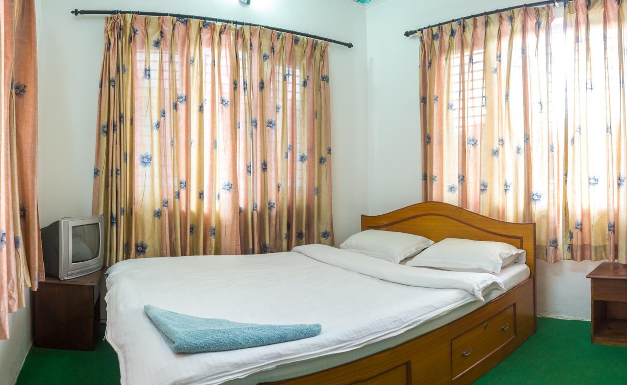 Giri Guest House Pokhara Dış mekan fotoğraf